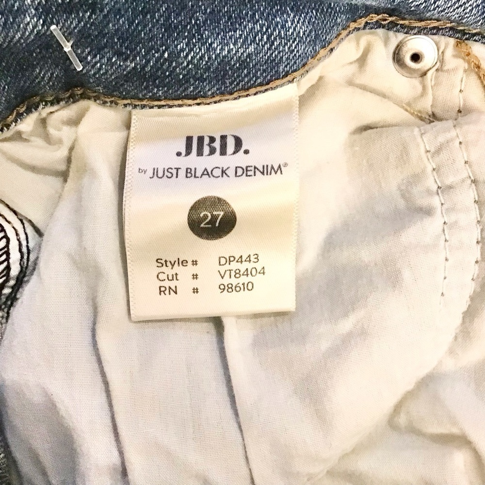 JBD. 27 Jeans Women’s Tapered Leg Distressed Frayed Hems Stretch Style DP443 - Picture 9 of 11